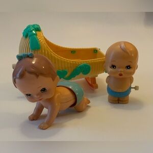 Vintage 70s TOMY Wind-Up Baby Dolls Playset Yellow Cradle